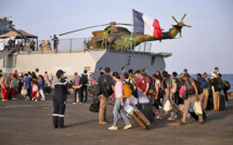 Arrivée en France du premier avion français d'évacués du Soudan