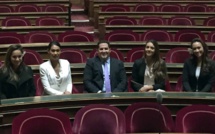 Miss Tahiti et ses dauphines au Sénat