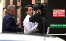 Prise d'otages de Sydney: un drapeau islamique noir déployé, sortie de cinq personnes