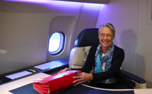 Borne en visite à La Réunion au chevet du "quotidien" de ses habitants