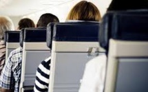 Lâché par sa fiancée, il trouve une femme portant le même nom pour un tour du monde