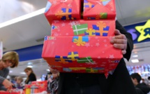 Ils volent des cadeaux et les rapportent quand ils comprennent qu'ils sont pour des orphelins