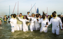 Sur la plage de Malo-les-Bains, les "givrés" se jettent à l'eau