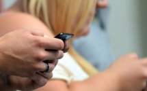 Le SMS en perte de vitesse pour les vœux, au profit des vidéos et applications mobiles