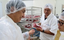 Visite du représentant du groupe Tian Rui au port de pêche de Papeete