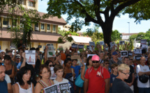 Recueillement et communion au rassemblement pour Charlie