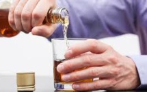 Travailler trop peut conduire à boire trop d'alcool