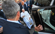 Le pape quitte l'hôpital après un séjour de dix jours