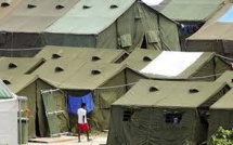 Australie: des réfugiés désespérés avalent des lames de rasoir