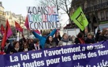 Manifestation à Paris pour le droit des femmes et l'IVG