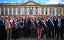 Emeutes: rassemblements de soutien aux maires, nette accalmie dans les violences