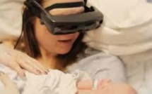 Une vidéo montrant une jeune aveugle voyant son bébé devient virale