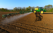 Glyphosate: un rapport ouvre la voie au renouvellement de l'autorisation dans l'UE