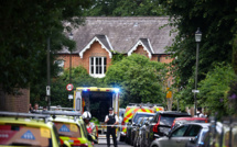 Royaume-Uni: une voiture percute une école, une fillette tuée, 16 blessés