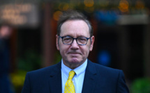 Les larmes aux yeux, Kevin Spacey blanchi d'agressions sexuelles à Londres