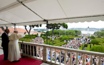 A Lisbonne, le pape appelle l'Europe à "bâtir des ponts" pour la paix en Ukraine