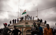 Niger: la junte rompt la coopération militaire avec Paris, recherche de sortie de crise