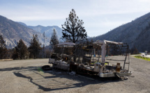 Evacuation de Yellowknife dans le Grand Nord canadien en raison des feux de forêt