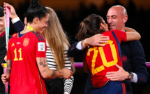 Baiser forcé à une footballeuse espagnole: "un geste inacceptable" et "des excuses insuffisantes"