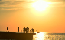 Canicule: pas de répit, la France cherche la fraîcheur