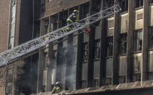 Incendie à Johannesburg: Pris au piège dans un immeuble en flammes