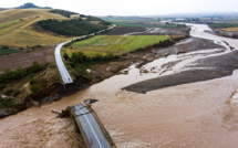 Inondations en Grèce : opération de sauvetage de villageois bloqués