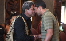 Ultimate Waterman : Les Tahitiens Manoa et Georges accueillis selon la tradition maorie. (Diaporama)