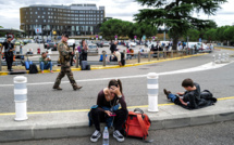 De nombreux aéroports français encore évacués jeudi après des alertes à la bombe