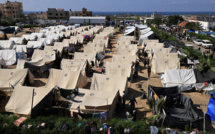 Les Palestiniens attendent désespérément l'aide humanitaire promise à Gaza