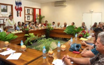 Edouard Fritch rencontre les élus de Hitia'a o te Ra