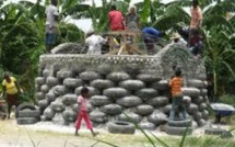 Des "igloos" construits avec des pneus usagés en Colombie