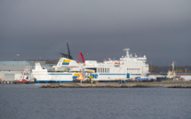 Suède: le ferry échoué remorqué dans un port du sud du pays