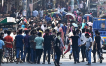 Bangladesh: des centaines d'usines textile ferment face à la colère de milliers d'ouvriers