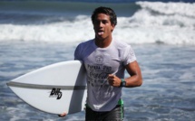 Papara Surf Festival – Mihimana Braye bat l’Australien Kalani Ball alors que la sirène retentit.