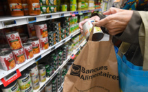 Hausse du taux de pauvreté en France en 2021, les associations s'inquiètent