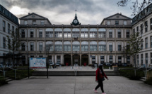 Une patiente recouvre la parole après une greffe du larynx, la première en France