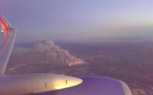 Los Angeles menacée par des incendies de broussailles, des habitants évacués