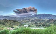 Nouvelle éruption volcanique au Costa Rica, aéroport international fermé
