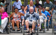 Le gouvernement s'essaye au handicap