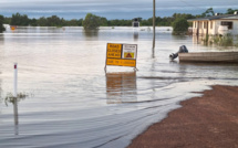 Des centaines de personnes évacuées à cause d'inondations dans le nord-est de l'Australie