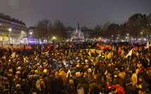 Loi immigration: début d'une réunion décisive au Parlement, accord imminent avec la droite