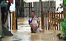 Philippines: des milliers de personnes fuient leur foyer avant une tempête tropicale