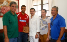 René Temeharo reçoit Hiromana Flores