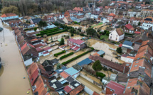 Béchu promet des "réponses exceptionnelles" dans le Pas-de-Calais inondé