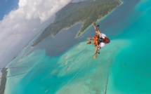 Vols au-dessus du fenua en parachute