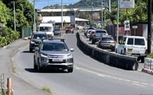 ​Le séparateur routier de Punaruu en fonction le samedi matin aussi