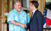 Une valise de dossiers pour Brotherson à Paris