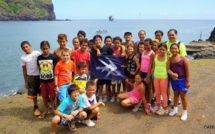 Le patrouilleur Arago conduit 280 enfants à la découverte des AME marquisiennes