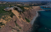 En Californie, des villas se retrouvent au bord du vide après la dernière tempête
