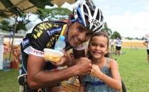 Vélo sur route - La Ronde Tahitienne : Manarii Laurent arrache la victoire pour sa mère et sa fille, malgré des crampes.